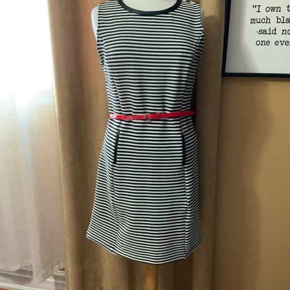 Ladies Dress - Picture 4 of 6